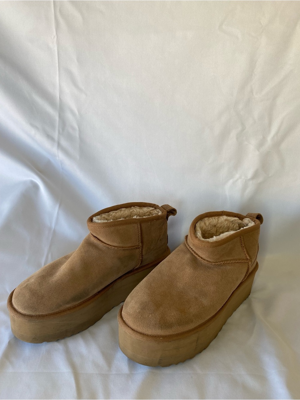 UGG Women's Platform Ankle Boots in Chestnut Suede